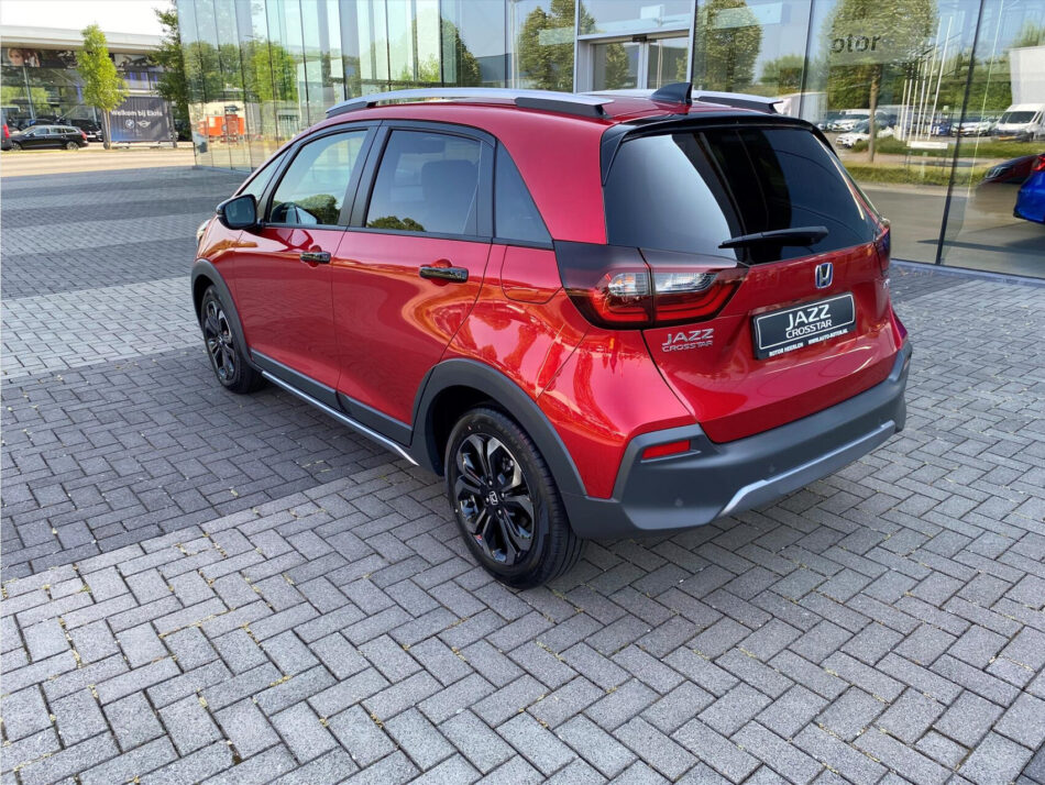 honda jazz advance crosstar schuin achter
