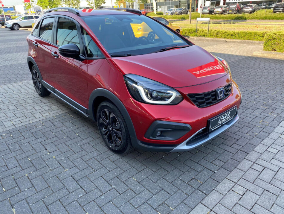 honda jazz advance crosstar schuin van voren