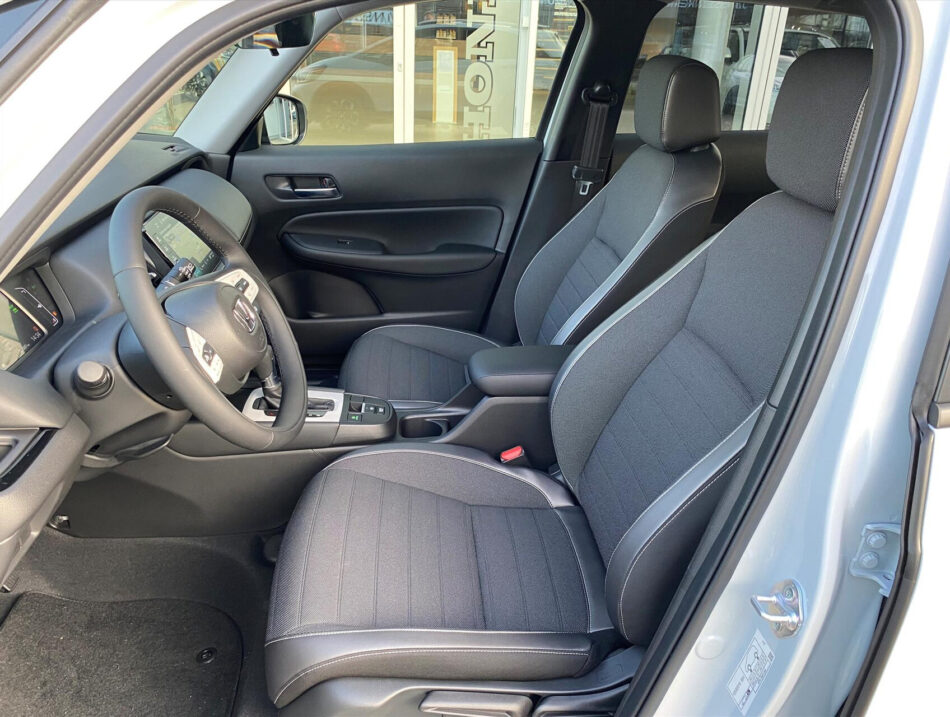 de waterafstotende bekleding van de honda jazz advance crosstar