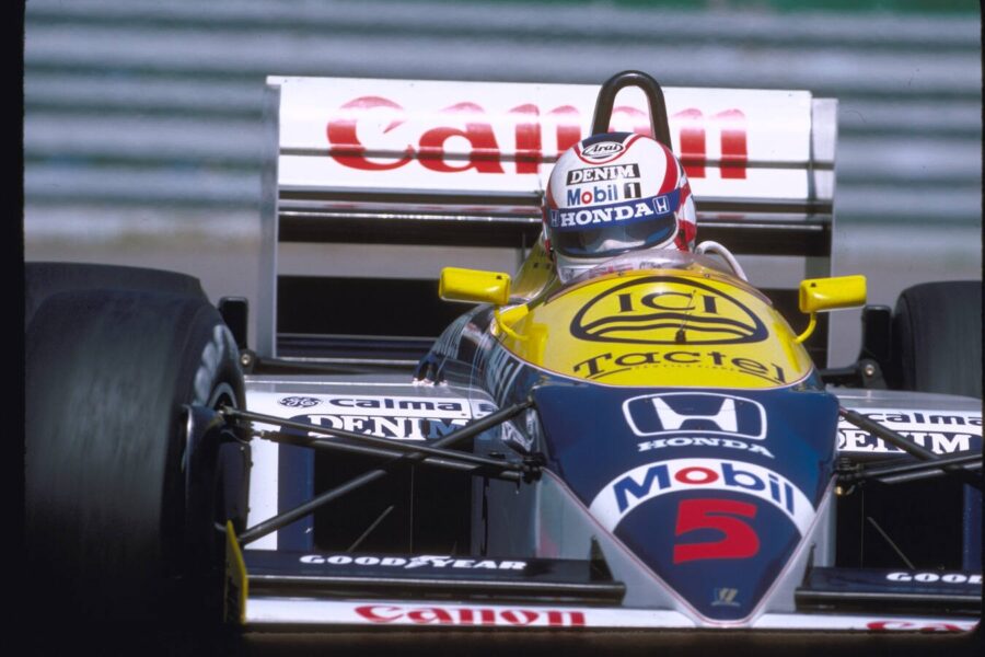 de williams fw11 formule 1-auto met honda-motor